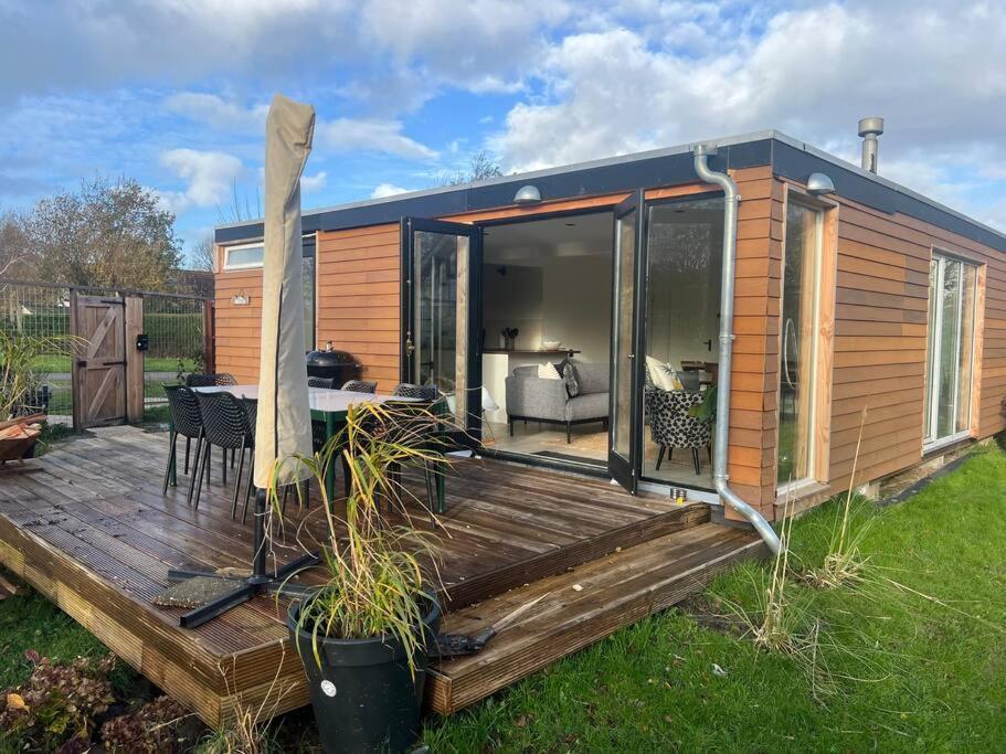 יוליאנאדורפ Moderne Bungalow Voor 6 Personen מראה חיצוני תמונה