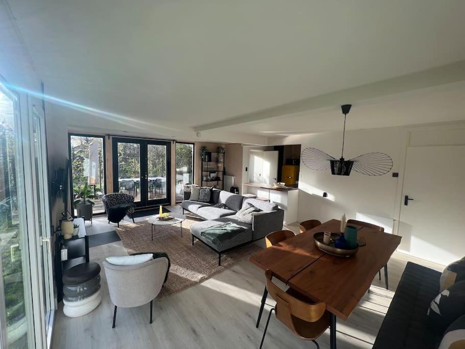 יוליאנאדורפ Moderne Bungalow Voor 6 Personen מראה חיצוני תמונה